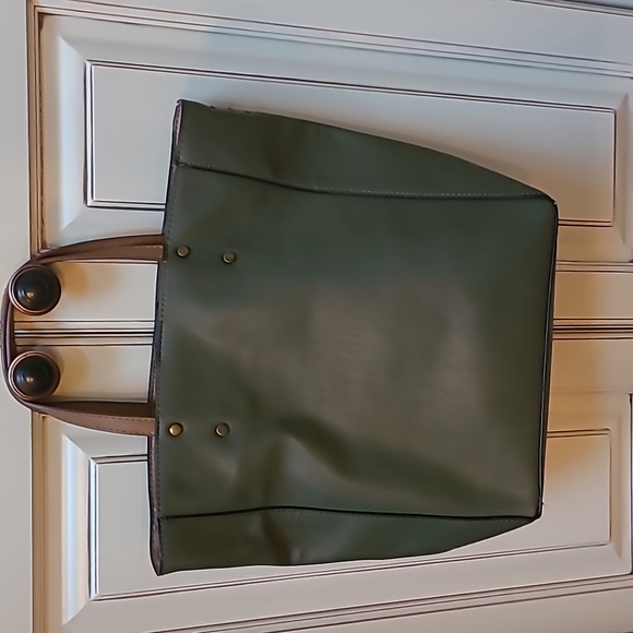 Olive Color Tote - Picture 2 of 9